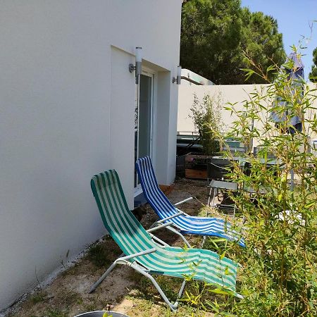 La Casita Serignanaise - Apt T2 - Clim - Jardin Bed & Breakfast Bagian luar foto