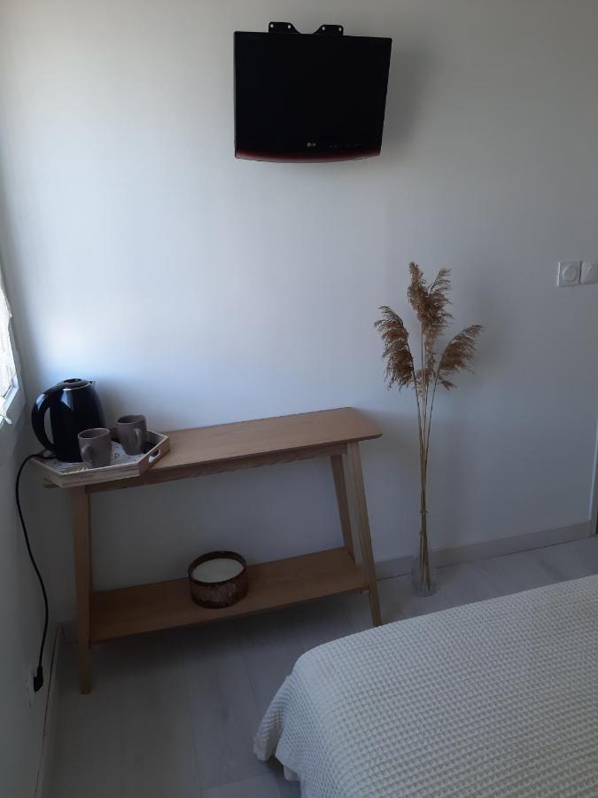 La Casita Serignanaise - Apt T2 - Clim - Jardin Bed & Breakfast Bagian luar foto