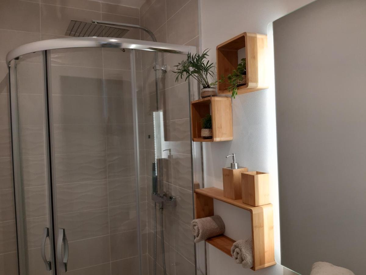 La Casita Serignanaise - Apt T2 - Clim - Jardin Bed & Breakfast Bagian luar foto