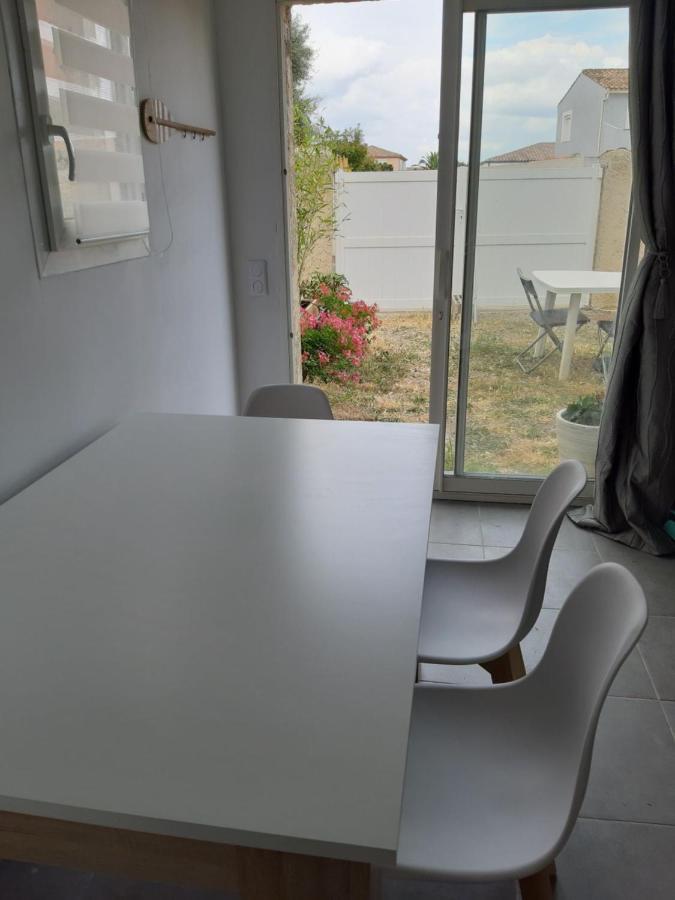 La Casita Serignanaise - Apt T2 - Clim - Jardin Bed & Breakfast Bagian luar foto