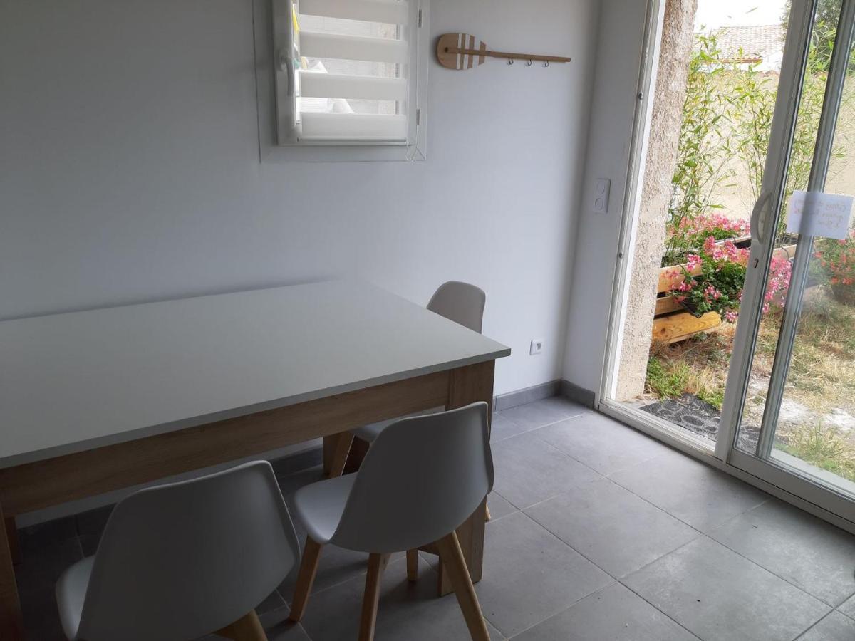 La Casita Serignanaise - Apt T2 - Clim - Jardin Bed & Breakfast Bagian luar foto